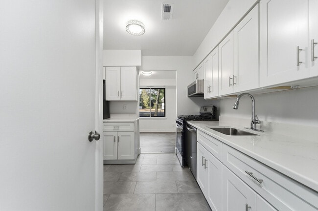 Photo - 113 Echelon Rd Unit 1