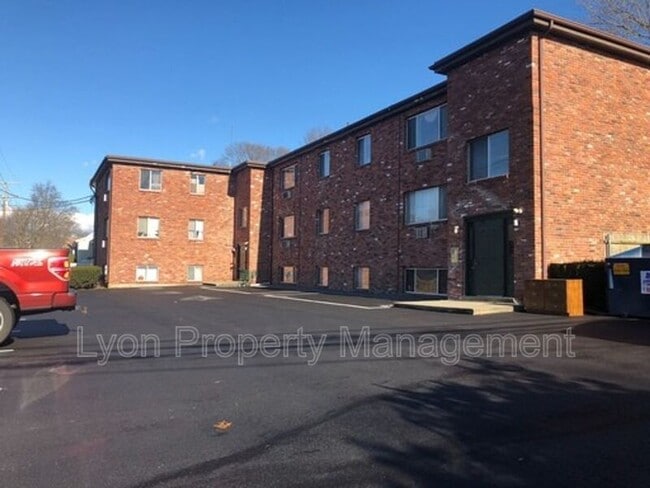 Building Photo - 1000 Willett Ave Unit Apt 2