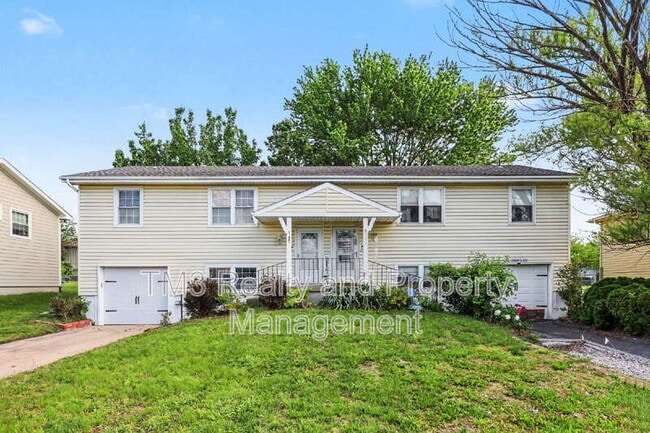 Photo - 1324 E 152nd Terrace