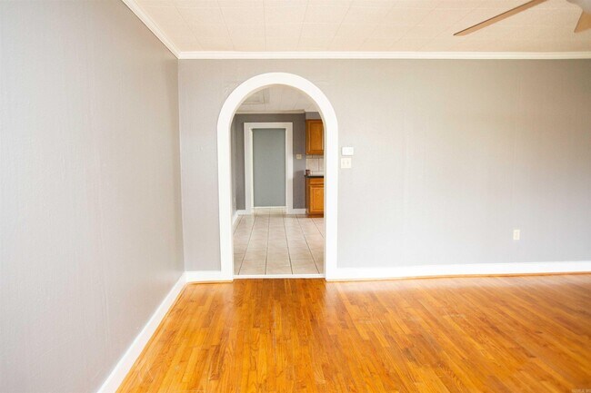 Photo - 504 W 33rd St