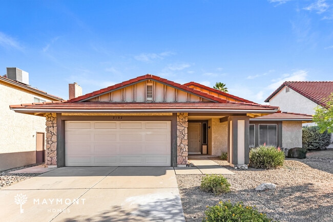 Building Photo - 2102 E Sheena Dr