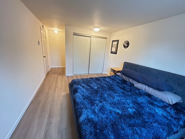 Building Photo - 707 N 130th St Unit B201