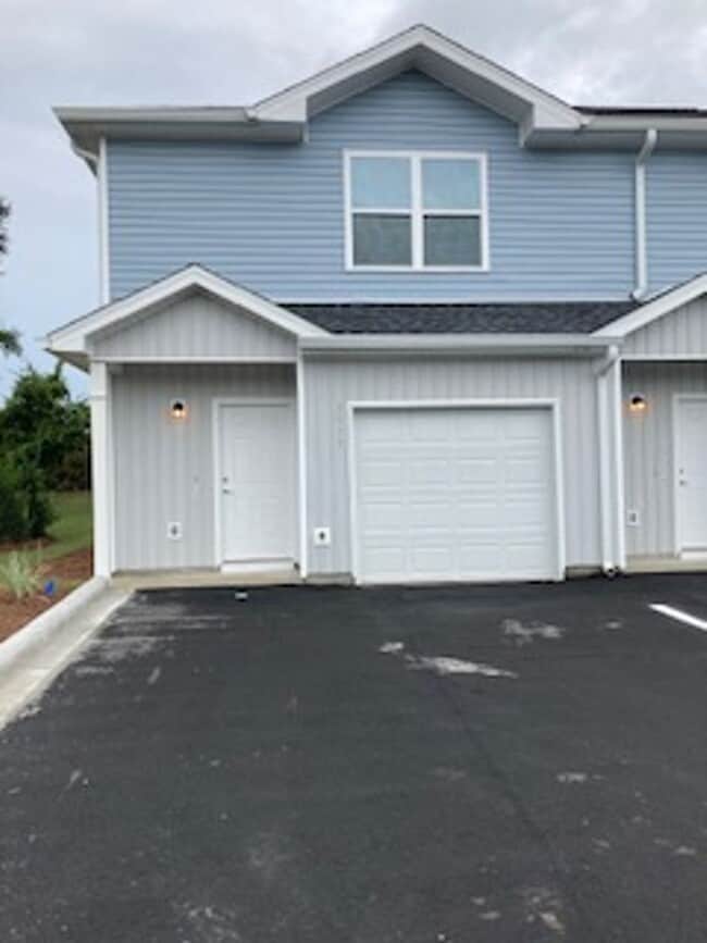 BRAND NEW CONSTRUCTION 3 BED 2.5 BATH! - BRAND NEW CONSTRUCTION 3 BED 2.5 BATH! Casa