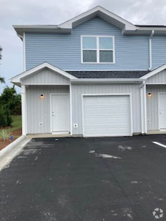Building Photo - BRAND NEW CONSTRUCTION 3 BED 2.5 BATH! Rental