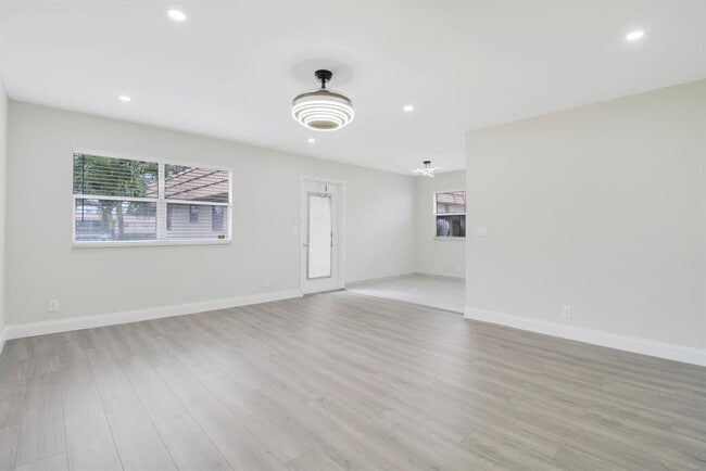 Building Photo - 268 Saxony Cir Unit 268