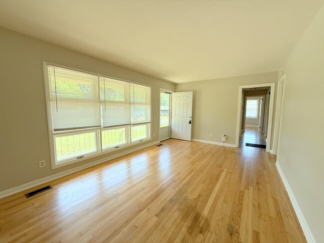 Photo - 603 Austin Dr NW