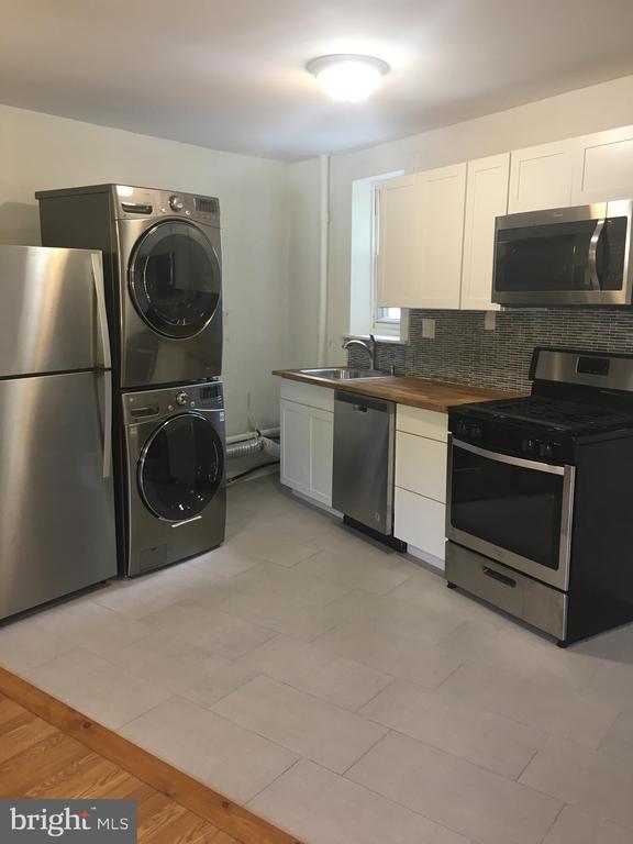 Building Photo - 4733 Umbria St Rental
