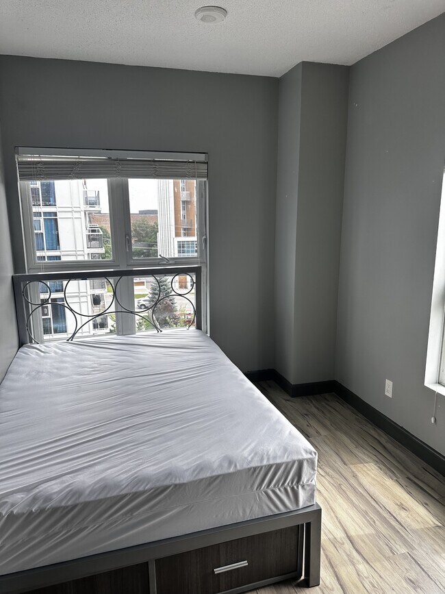 Photo - 258A-258A Sunview St