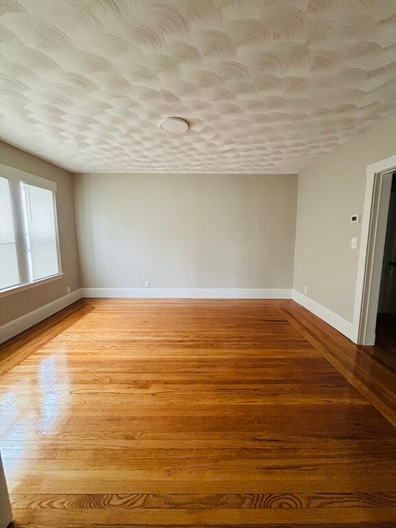 Photo - 30-32-32 Starbird St