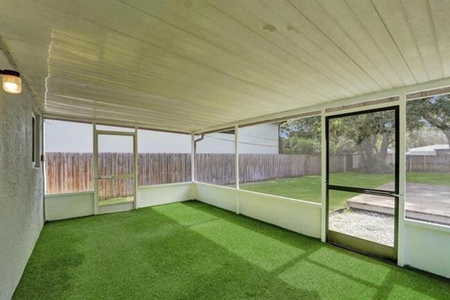 300 SW 19th Ave