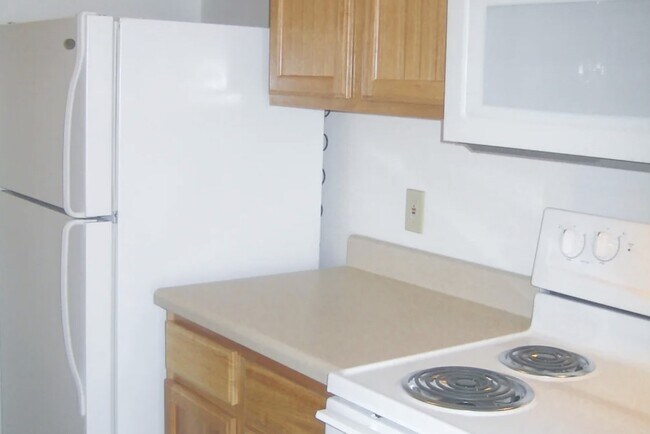 Photo - 405 Mayville Rd