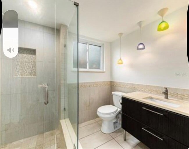 Photo - 115 Lake Shore Dr E