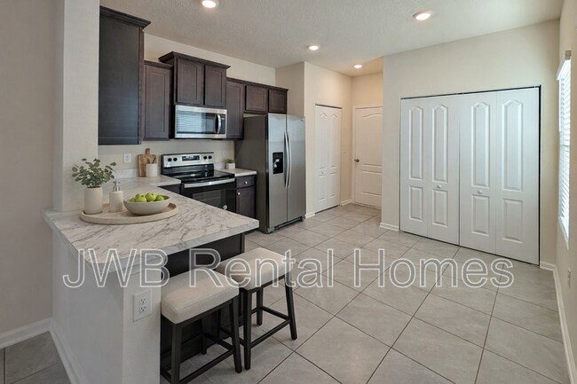 Photo - 421 Aralia Ln