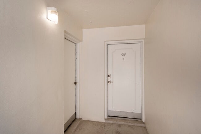 Photo - 2555 NE 11th St Unit Horizon House
