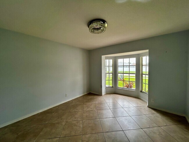 Photo - Western Port St. Lucie 3/2/2 with flex/roo...