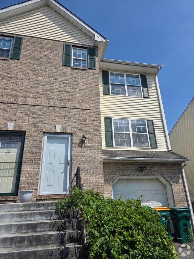 Building Photo - Blairville Court Rental