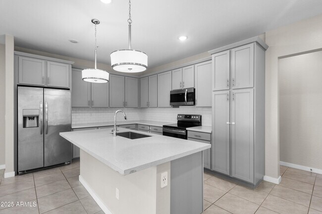 Photo - 155 N Lakeview Blvd