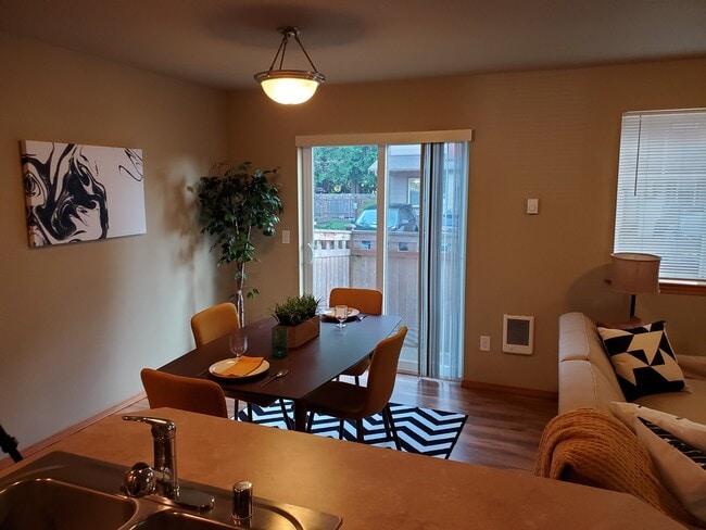 Photo - 176 N Township St