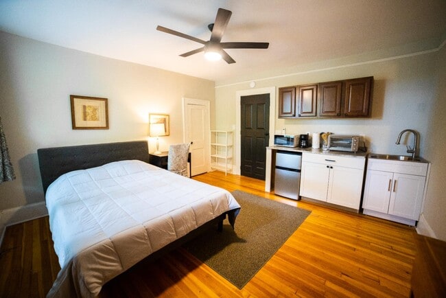 Photo - 801 E Marion St