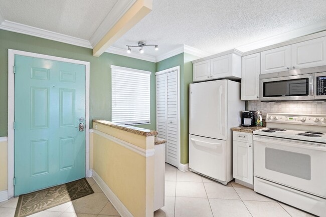 Photo - 353 S US Hwy 1 Unit B102