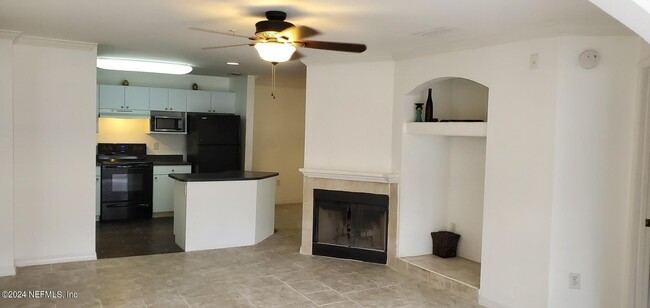 Photo - 3591 Kernan Blvd S Unidad 717 Rental