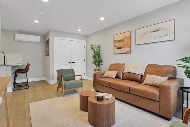 Photo - 494 Forest St Unit SI ID1537763P