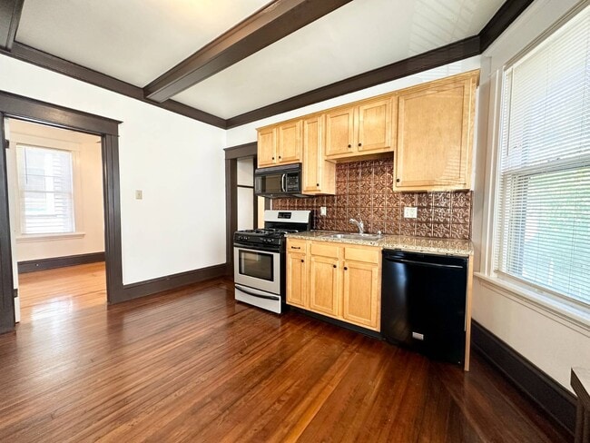 Photo - 423 Hamilton St