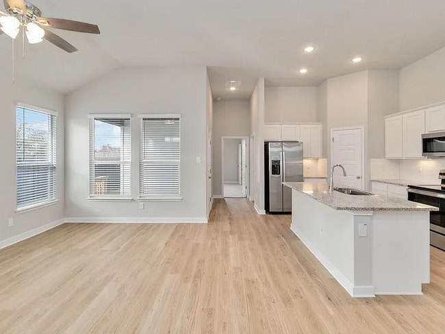 Photo - 358 Nespral Dr