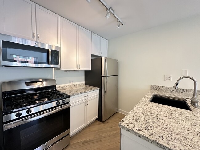 Photo - 853 W Grace St Unit 202A