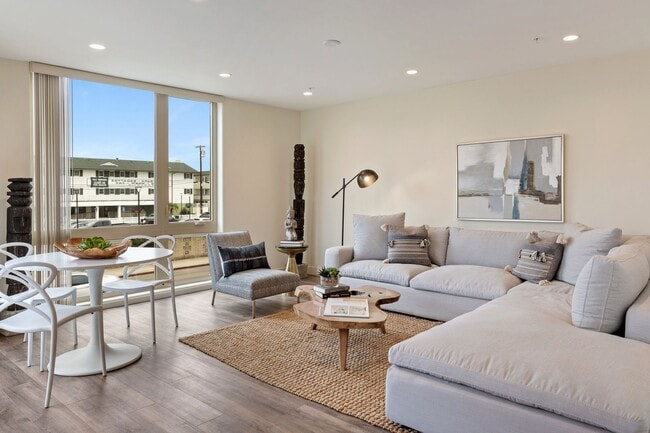 Photo - 1ST MONTH'S RENT IS FREE!!!! AVAILABLE NOW...