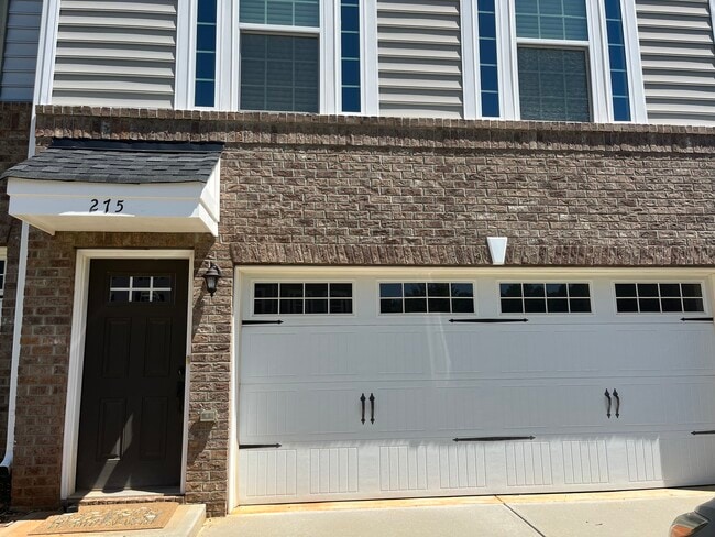 Building Photo - 275 Misty Pike Dr Rental
