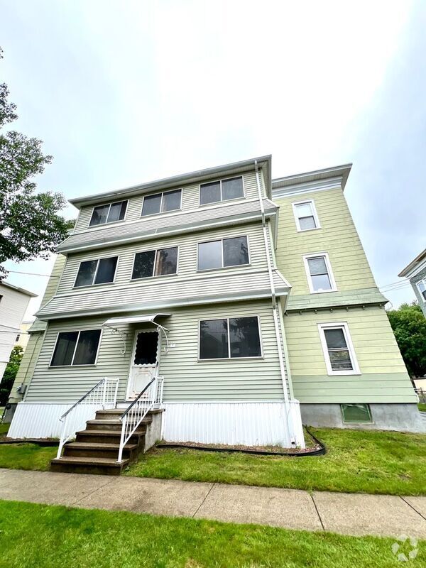 Building Photo - 19 Ellen Ave Unit 1R Rental