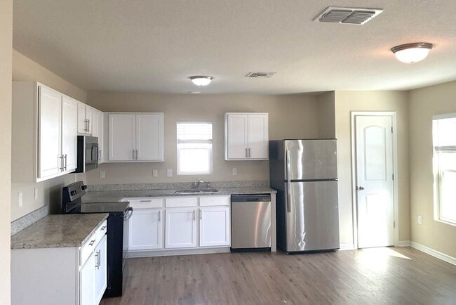 Photo - 202 Gladiola Ct