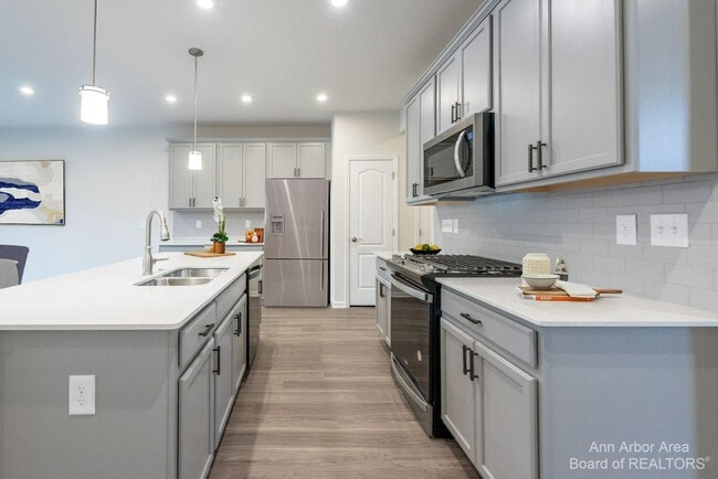 Photo - 2801 Willow Ct Unit 16