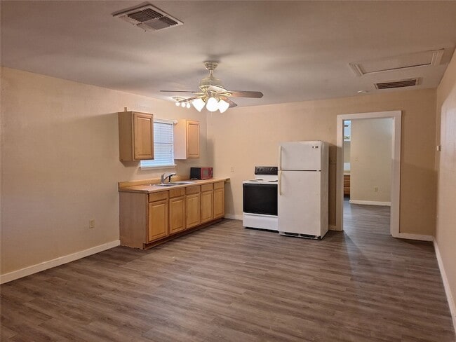 Building Photo - 6107 Williams Rd Unit E Rental