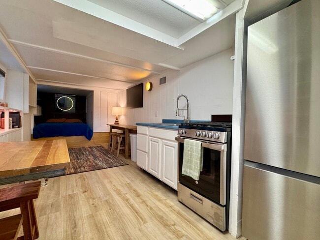 Photo - 140 31st St