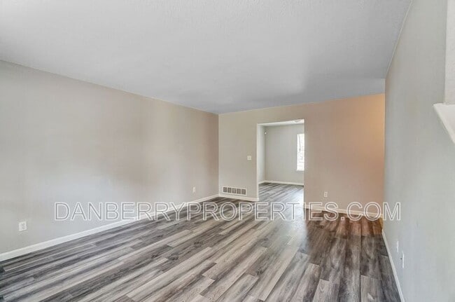 Photo - 3612 Willow Run Dr