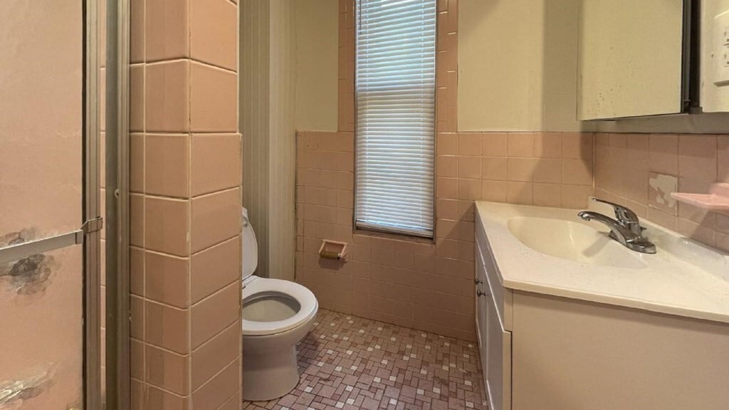 Photo - 206 Byron St Unit 1