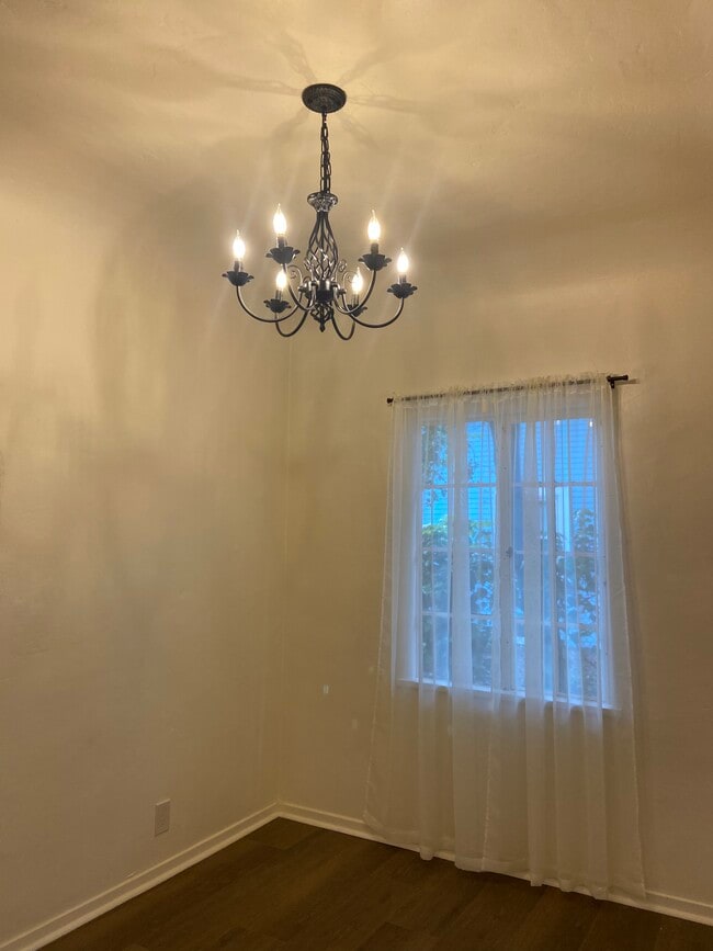 Comedor - 795 N 2nd St Unidad 1