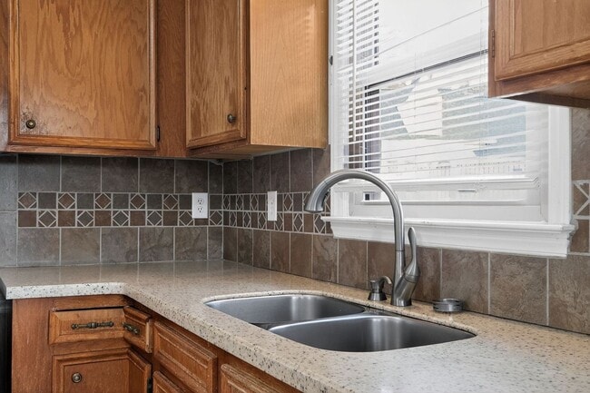 Photo - 1186 Stixfield Ct