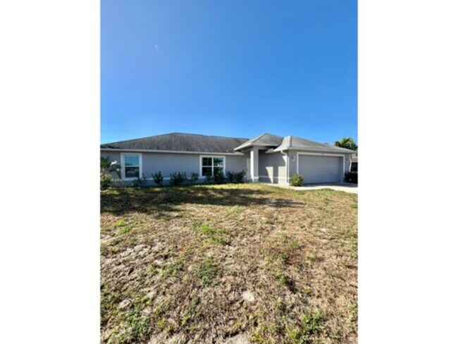 Building Photo - Annual 3 Bed/2 Bath Home-SE Cape Coral