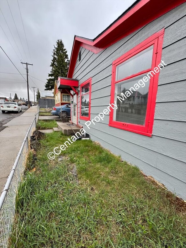 Photo - 330 W Daly St