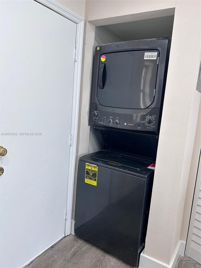 Photo - 1950 W 54th St Unit 115