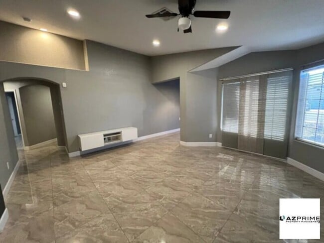 Photo - Very nice 3 bed 2 bath in Vista Del Sol