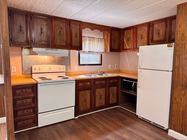 Photo - 3 Bed, 1.5 bath mobile home