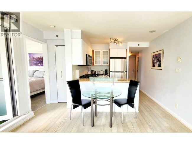 822 Seymour St Unit 609