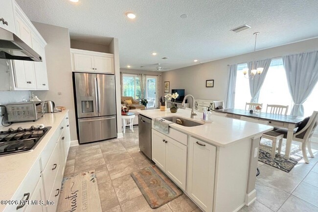 Photo - 192 Vista Lake Cir