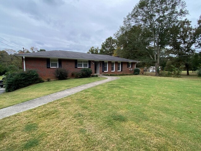 Photo - 122 Keown Rd SE