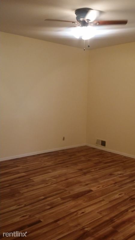 Photo - 2 br, 1.5 bath Apartment - 7945 Habersham Ln