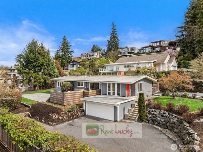 VIEWS, VIEWS, VIEWS!! Stunning & LARGE 4-B... - VIEWS, VIEWS, VIEWS!! Stunning & LARGE 4-B... Casa